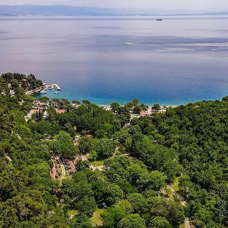 Campsite & Holiday * ميدفيجا